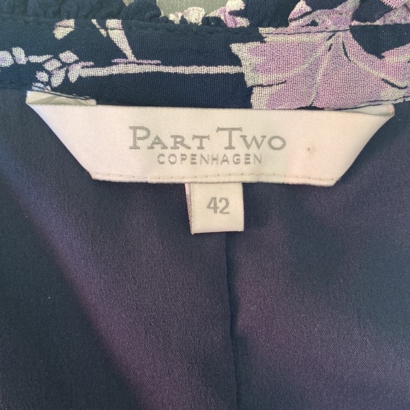 Feminine Part Two Blue/Pink Floral Top w/ Tiered Long Sleeves - Size 12 (42 EU) - Picture 7 of 11